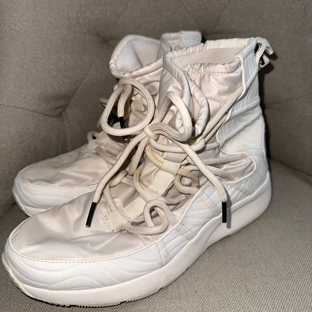 Nike white snow boots